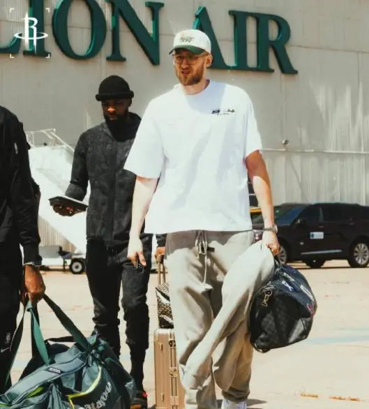 有多位明星, 而且他跟火, 岁高塔降薪